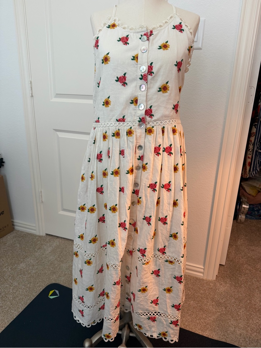 Farm Rio Cream Floral Button-Front Sundress